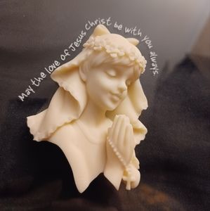 4/$80 Praying Girl On Glass Plate With Stand - First Communion Gift
